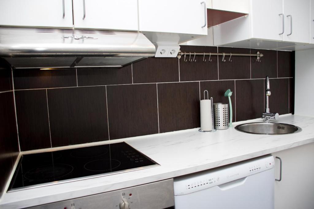 Entire Apartment Malmo 2 Bedrooms-Tv Lounge-Balcony מראה חיצוני תמונה