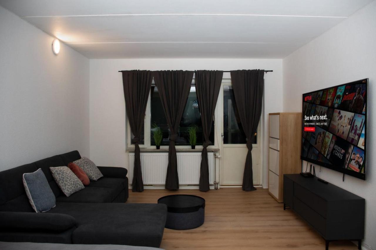 Entire Apartment Malmo 2 Bedrooms-Tv Lounge-Balcony מראה חיצוני תמונה